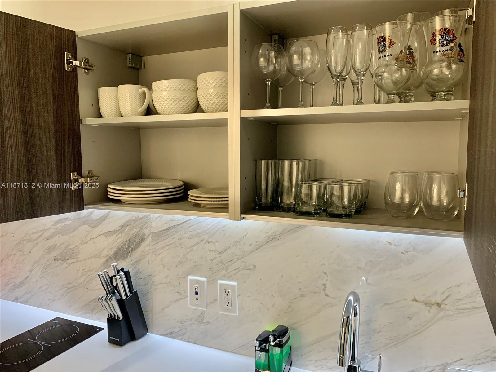 PARAMOUNT MIAMI WORLDCENTE - Residential Lease