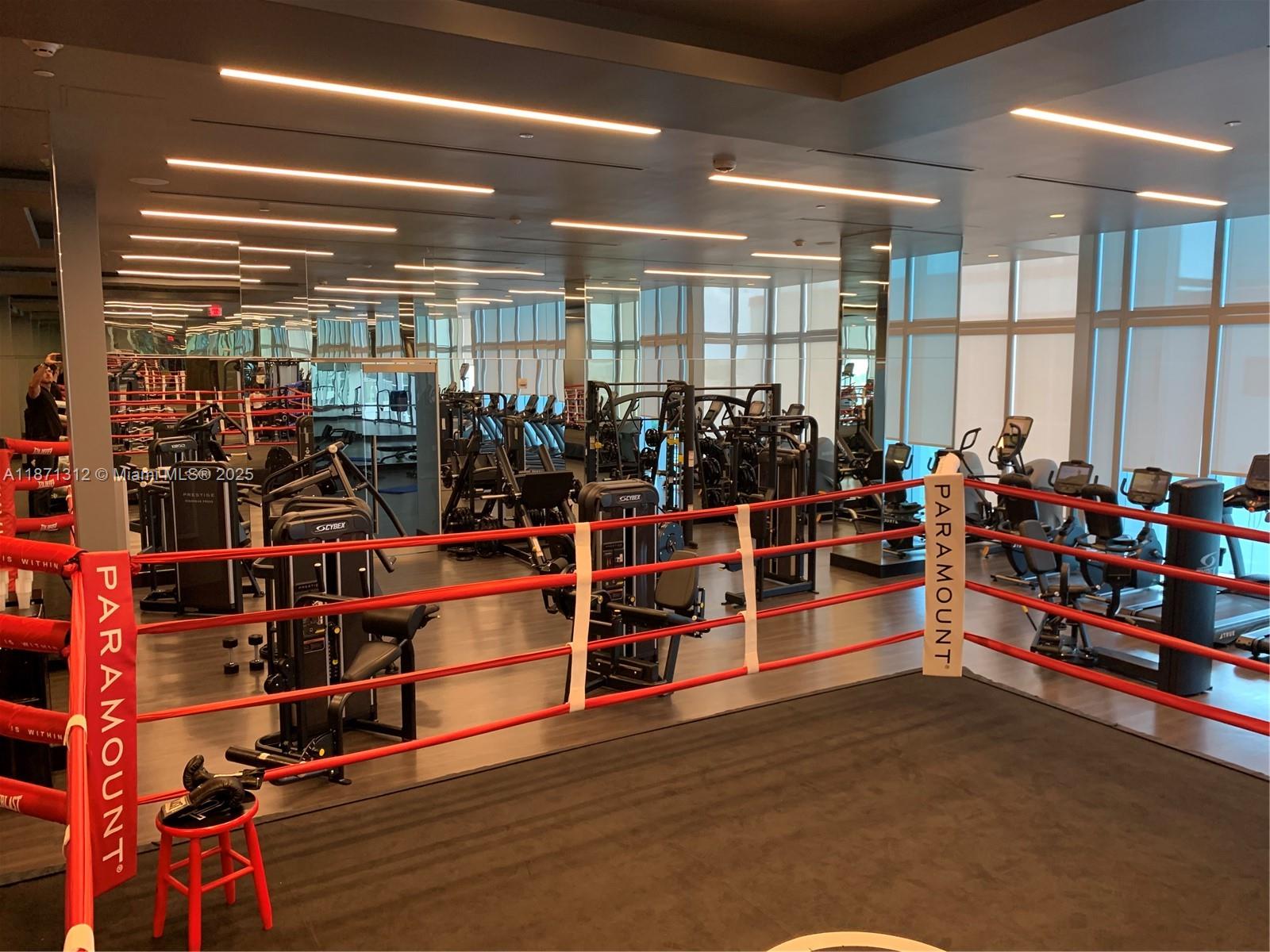 PARAMOUNT MIAMI WORLDCENTE - Residential Lease