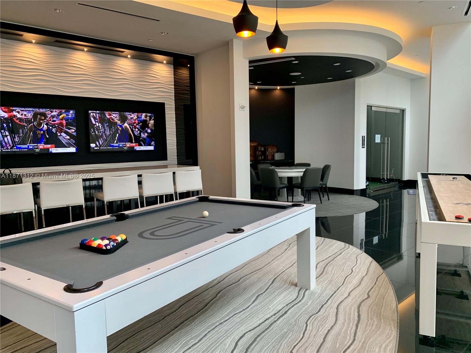 PARAMOUNT MIAMI WORLDCENTE - Residential Lease