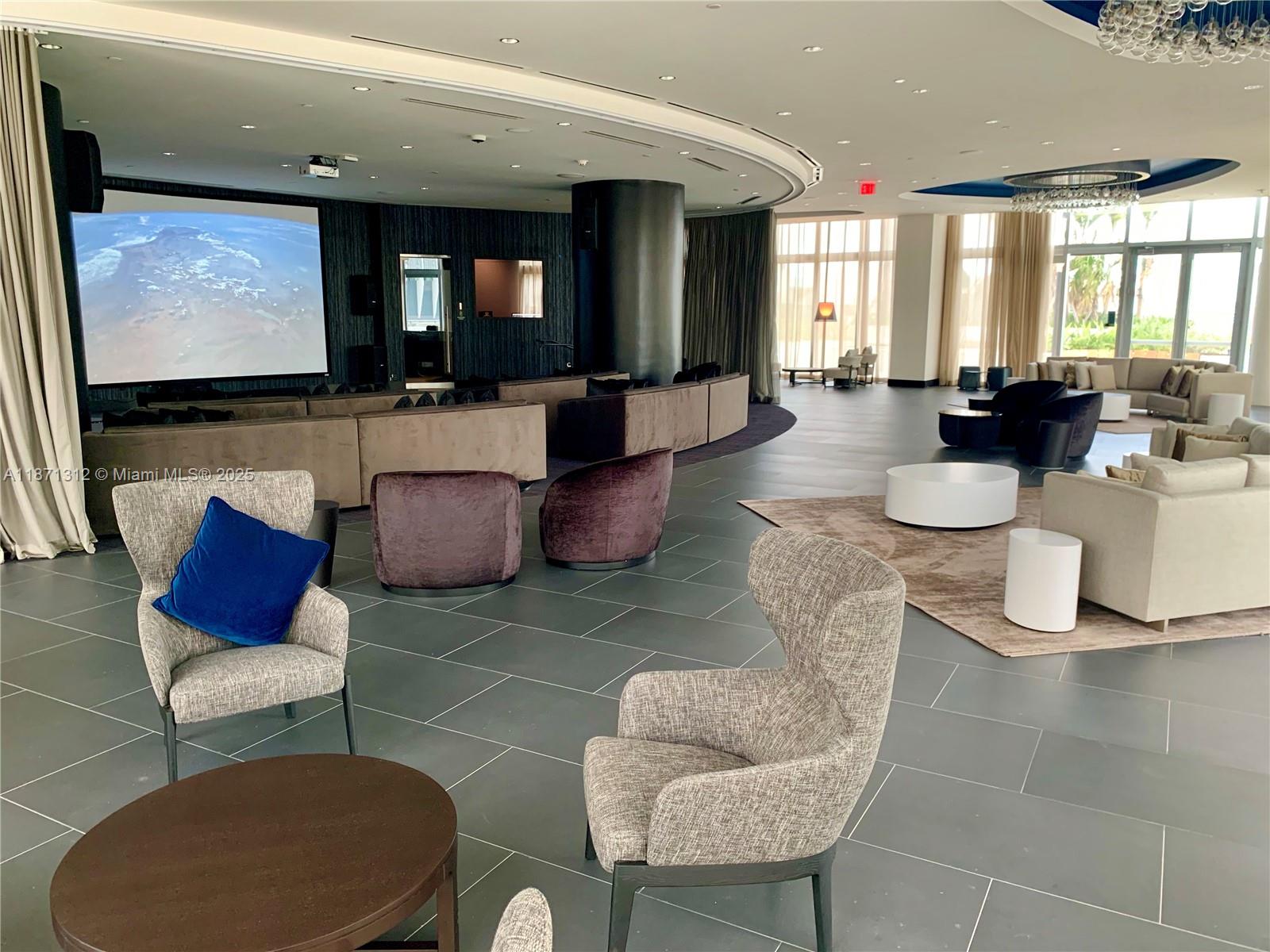 PARAMOUNT MIAMI WORLDCENTE - Residential Lease