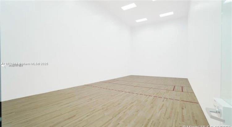 PARAMOUNT MIAMI WORLDCENTE - Residential Lease