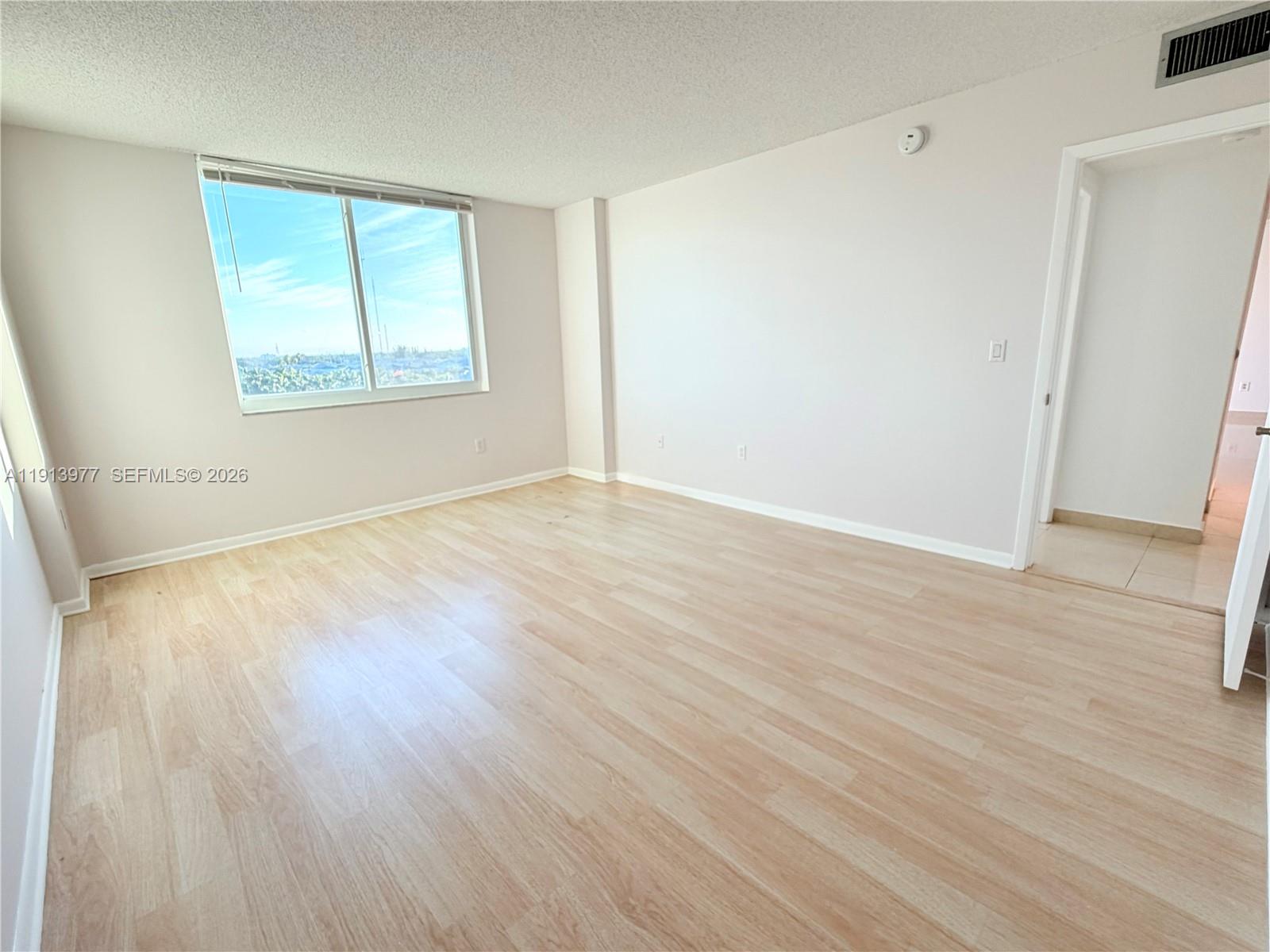 HILLCREST EAST NO 20 COND - Residential