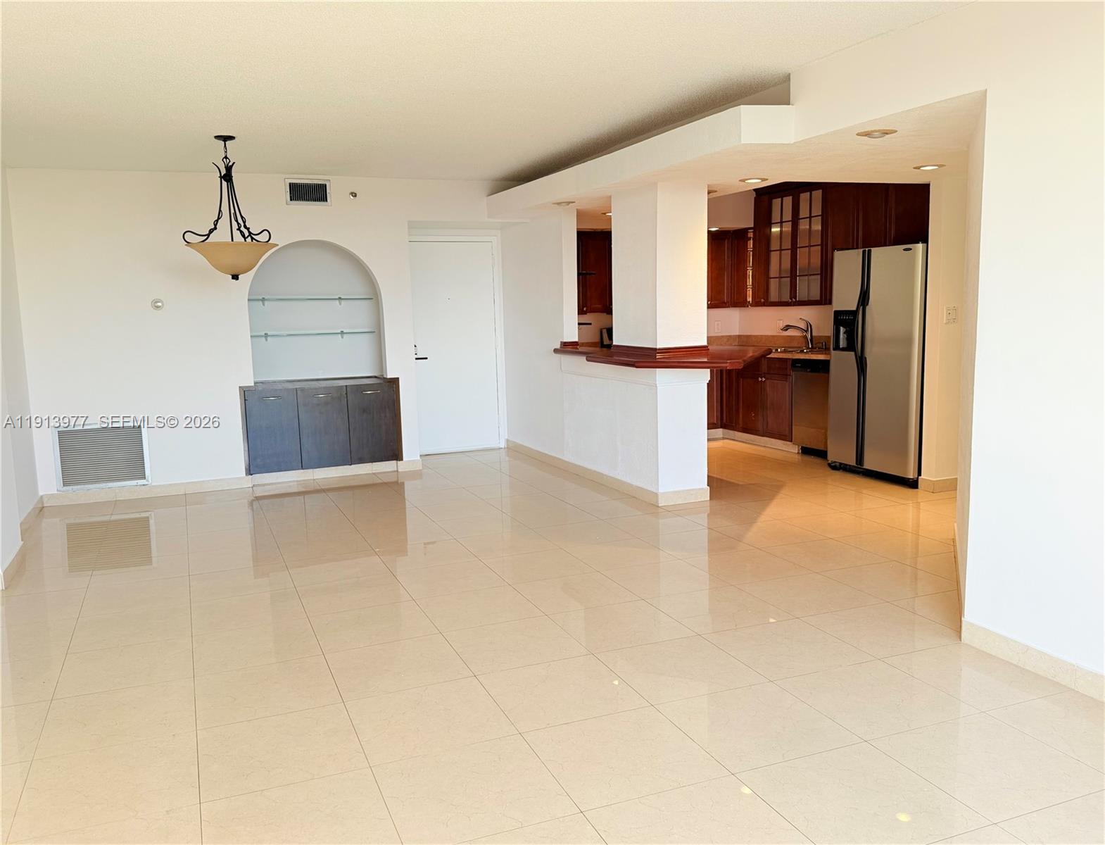 HILLCREST EAST NO 20 COND - Residential