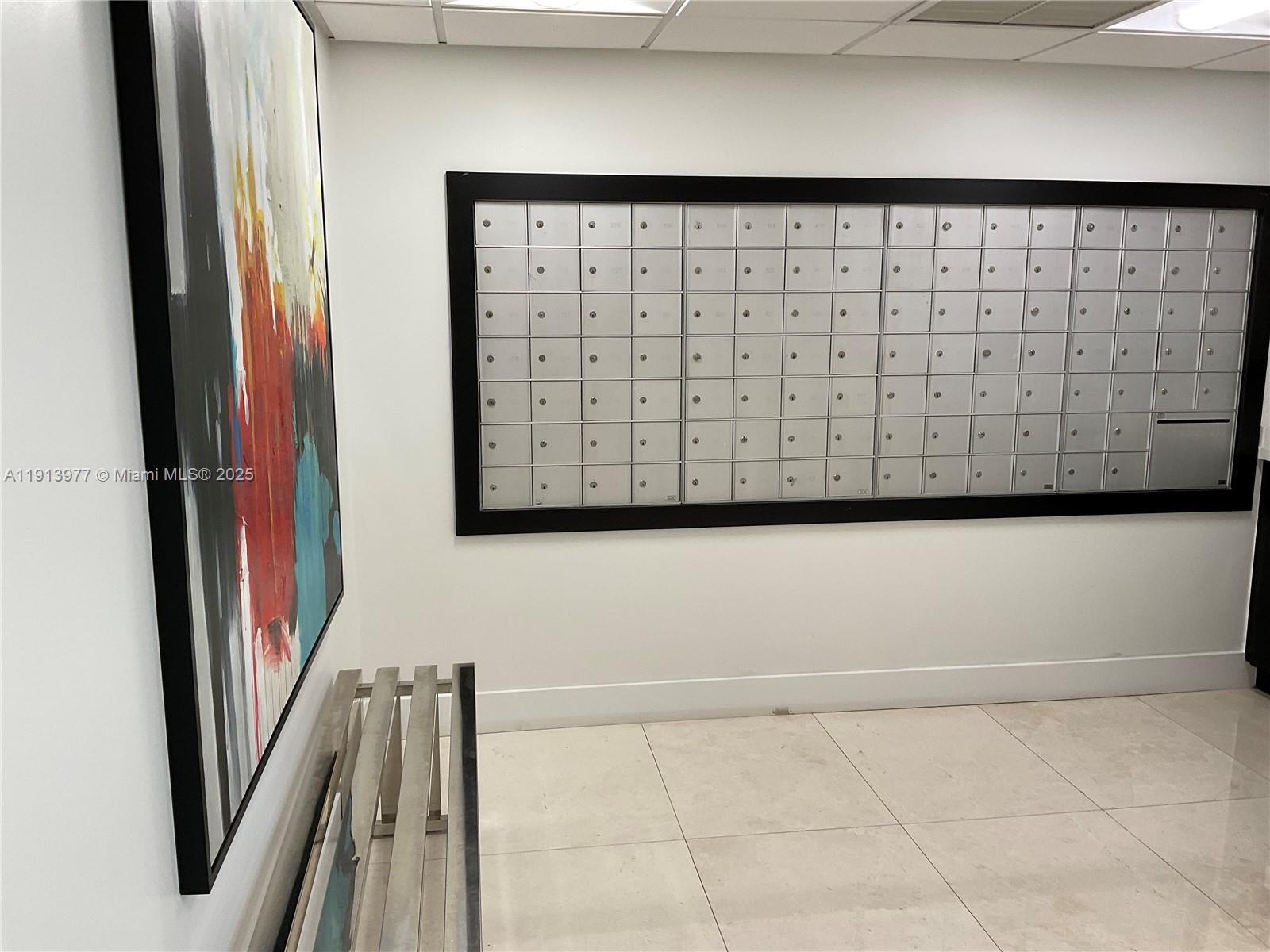 HILLCREST EAST NO 20 COND - Residential