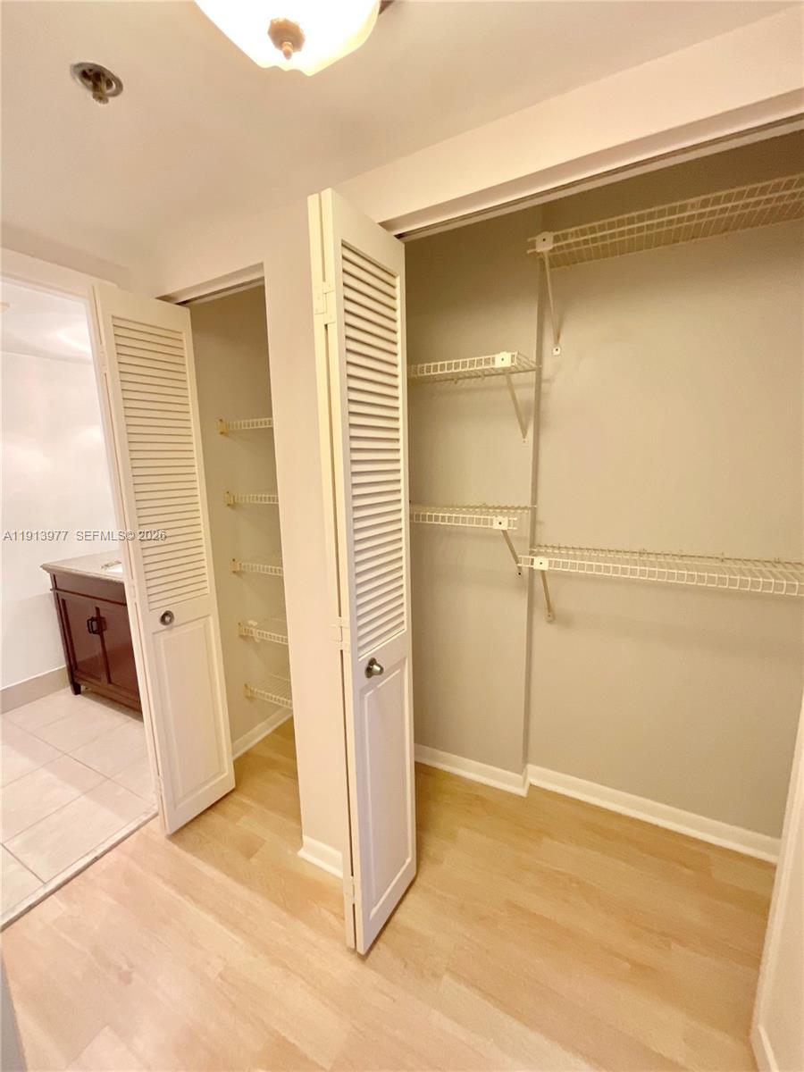 HILLCREST EAST NO 20 COND - Residential