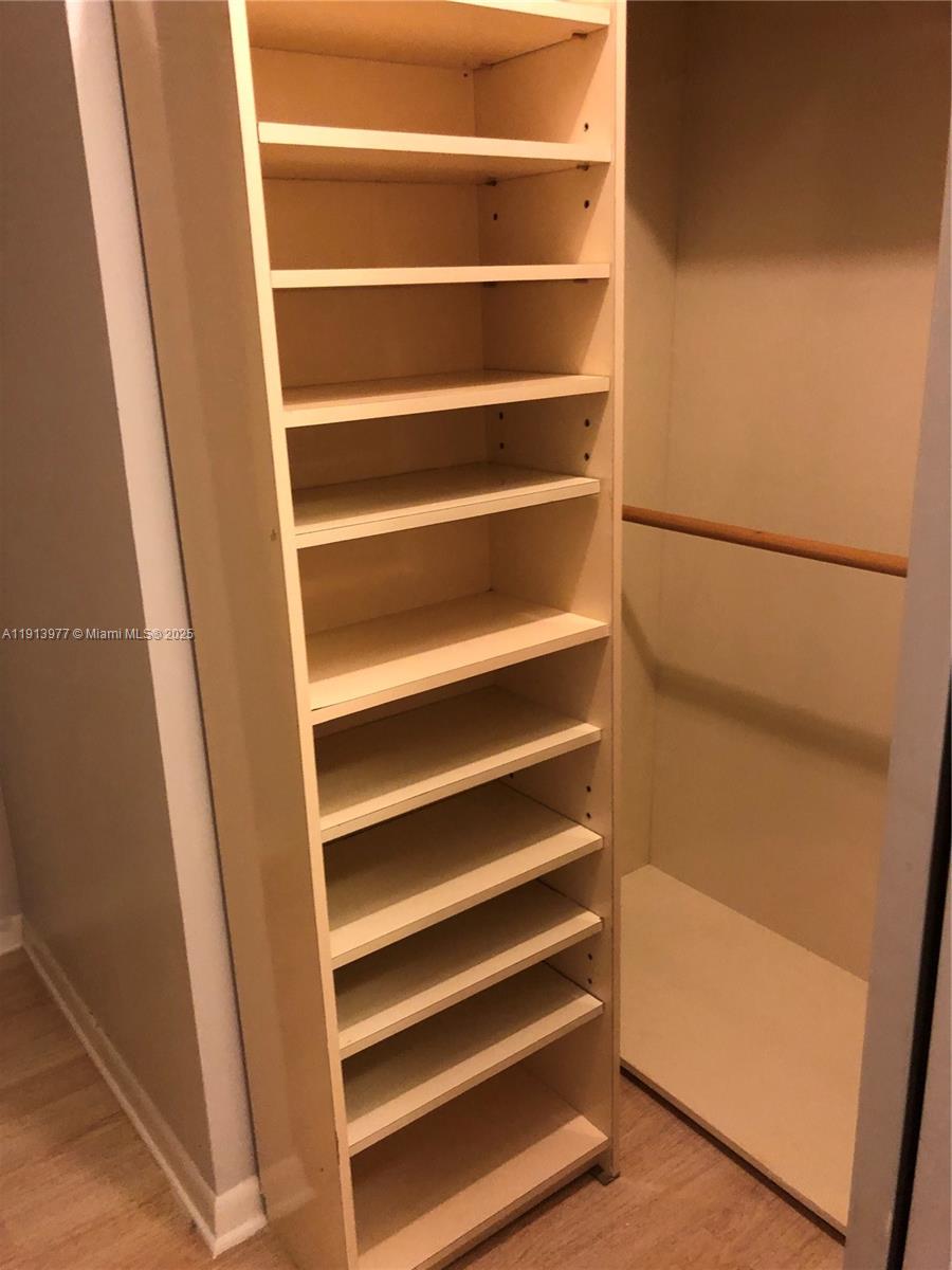 HILLCREST EAST NO 20 COND - Residential