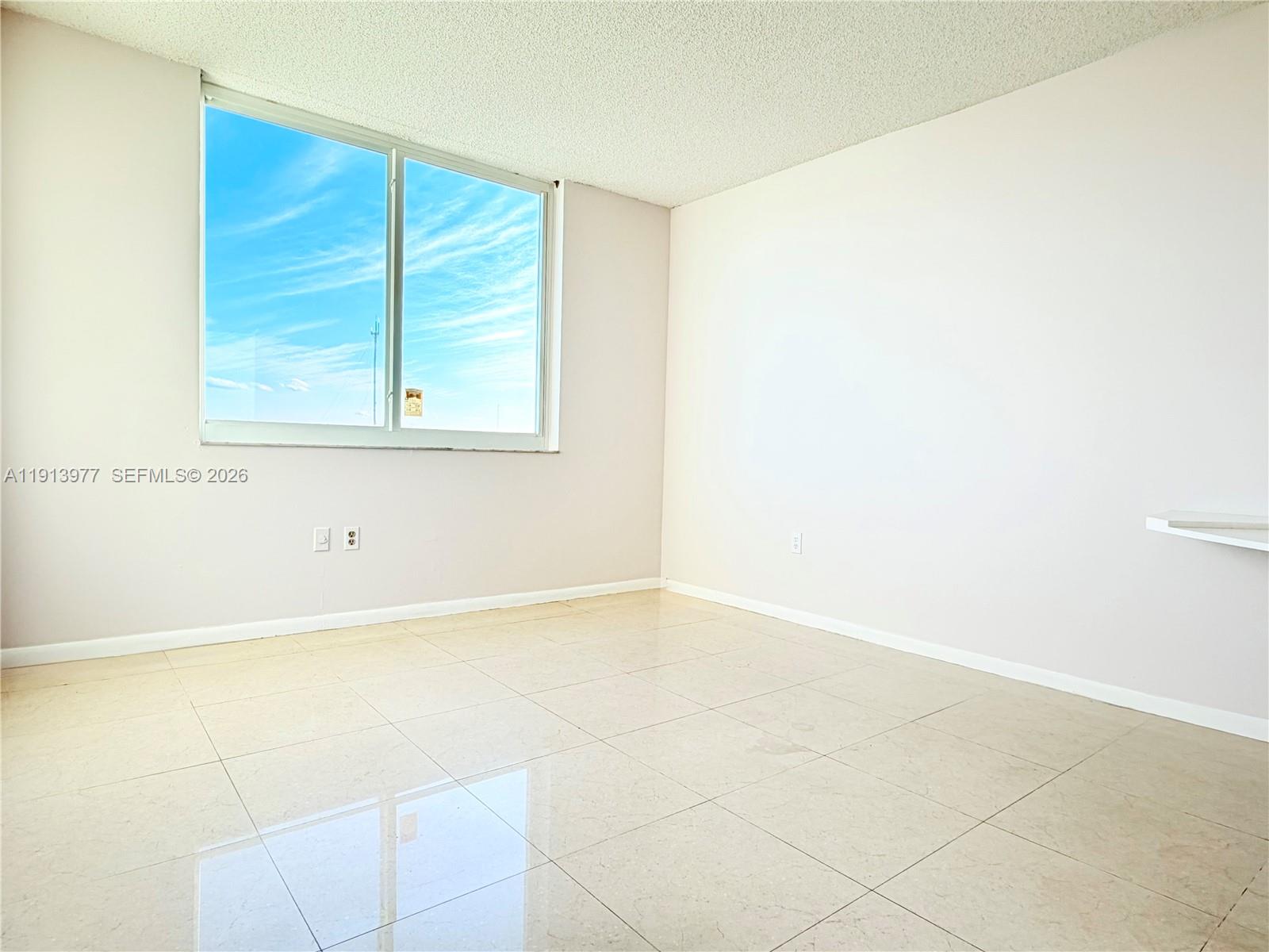 HILLCREST EAST NO 20 COND - Residential