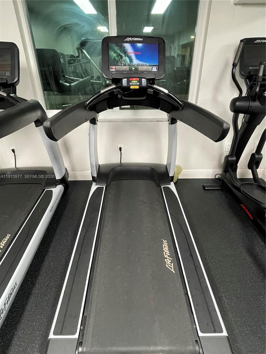 HILLCREST EAST NO 20 COND - Residential