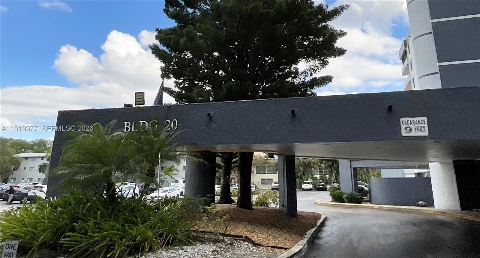 HILLCREST EAST NO 20 COND - Residential