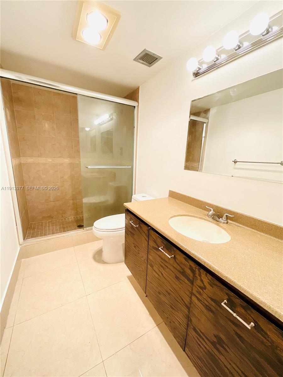 HILLCREST EAST NO 20 COND - Residential