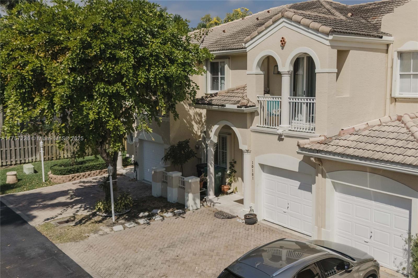 COSTA DORADA - Residential