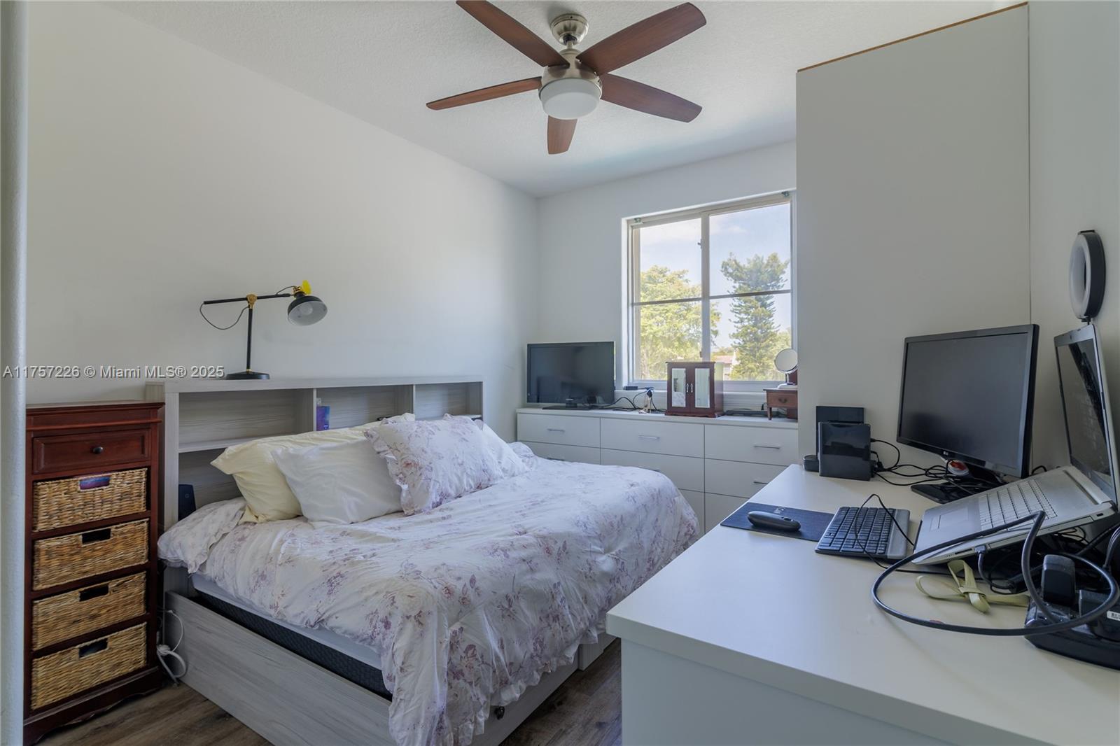 COSTA DORADA - Residential
