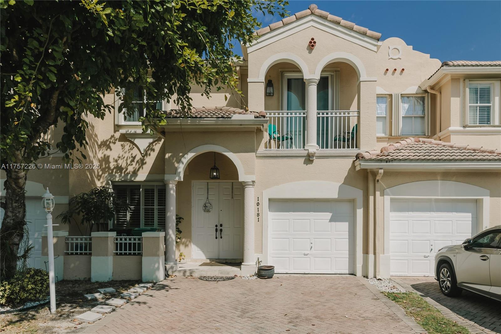 Property for Sale at 10181 Nw 32nd Ter 10181, Doral, Miami-Dade County, Florida - Bedrooms: 4 
Bathrooms: 3  - $650,000