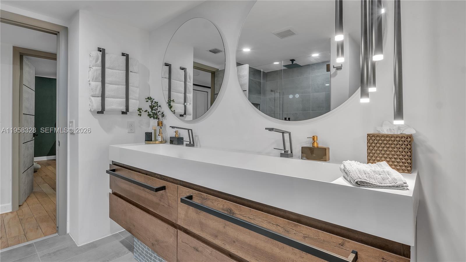 WAYNE HOUSE CONDO - Residential