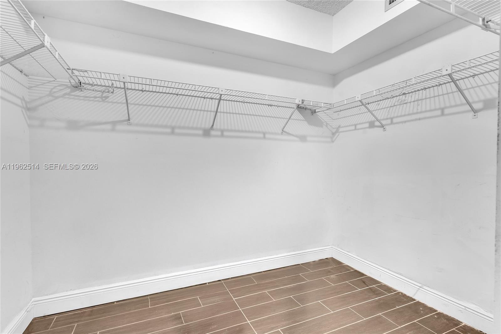 SUNRISE LAKES 185 CONDO - Residential