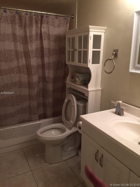 MEADOWBROOK LAKES - Residential Lease