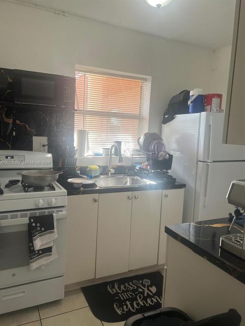 Photo of 1245 W 24th St #121, Hialeah, FL 33010 (MLS # A12009393)