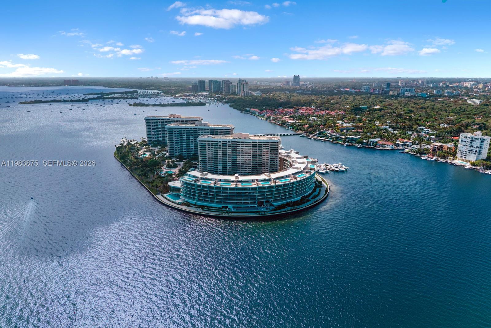 Vita Grove Isle - Residential