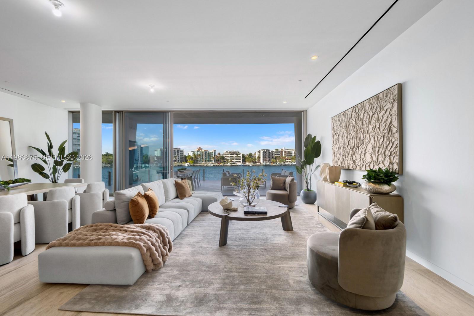 5 Grove Isle Dr L205