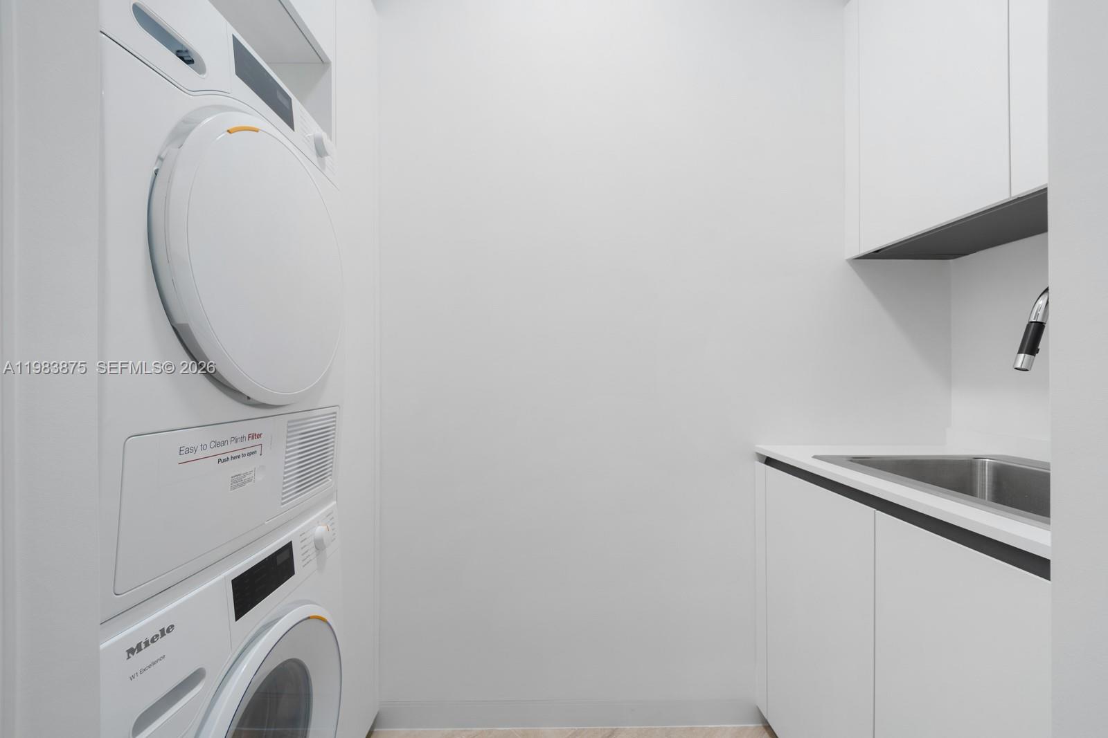 Vita Grove Isle - Residential