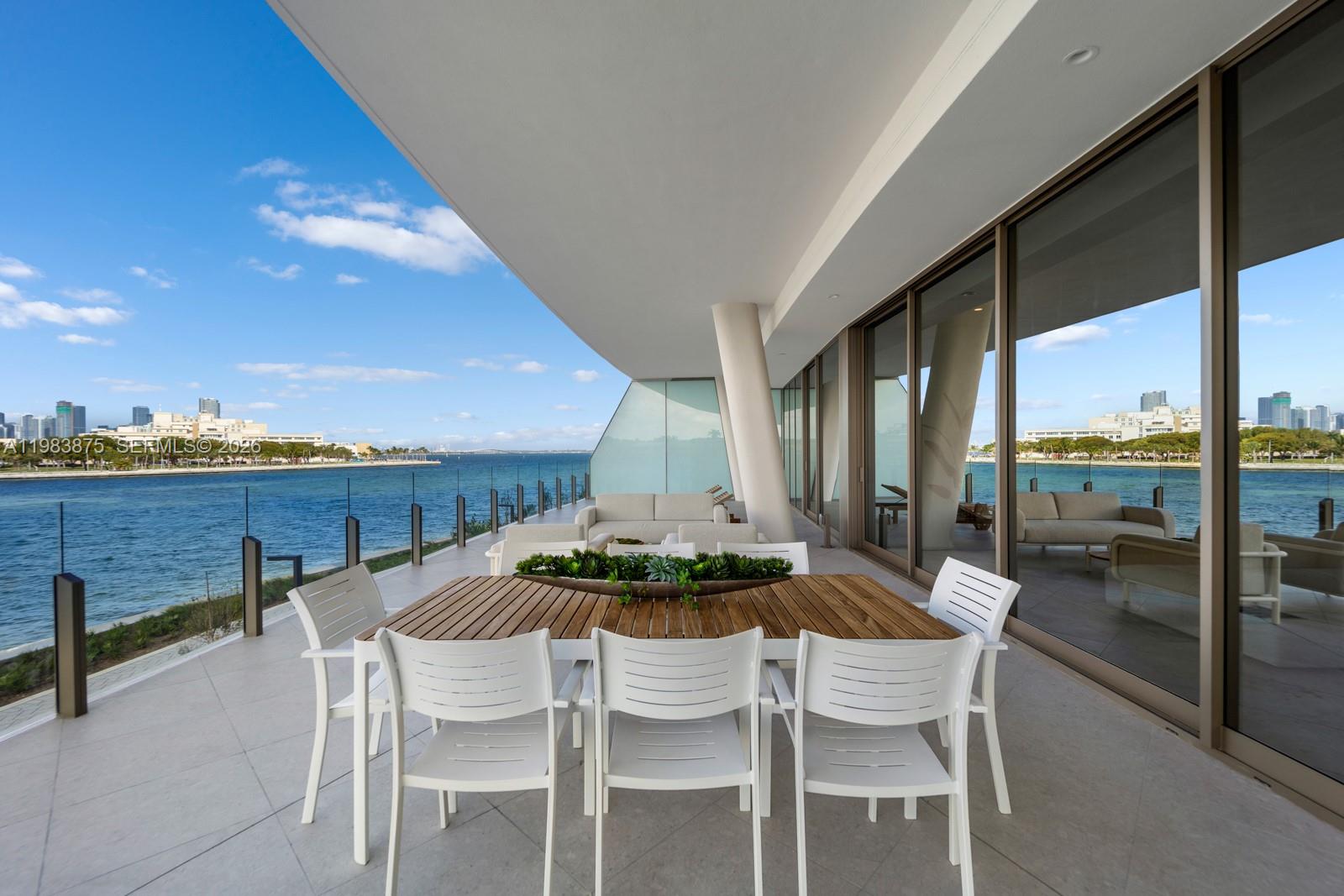 Vita Grove Isle - Residential