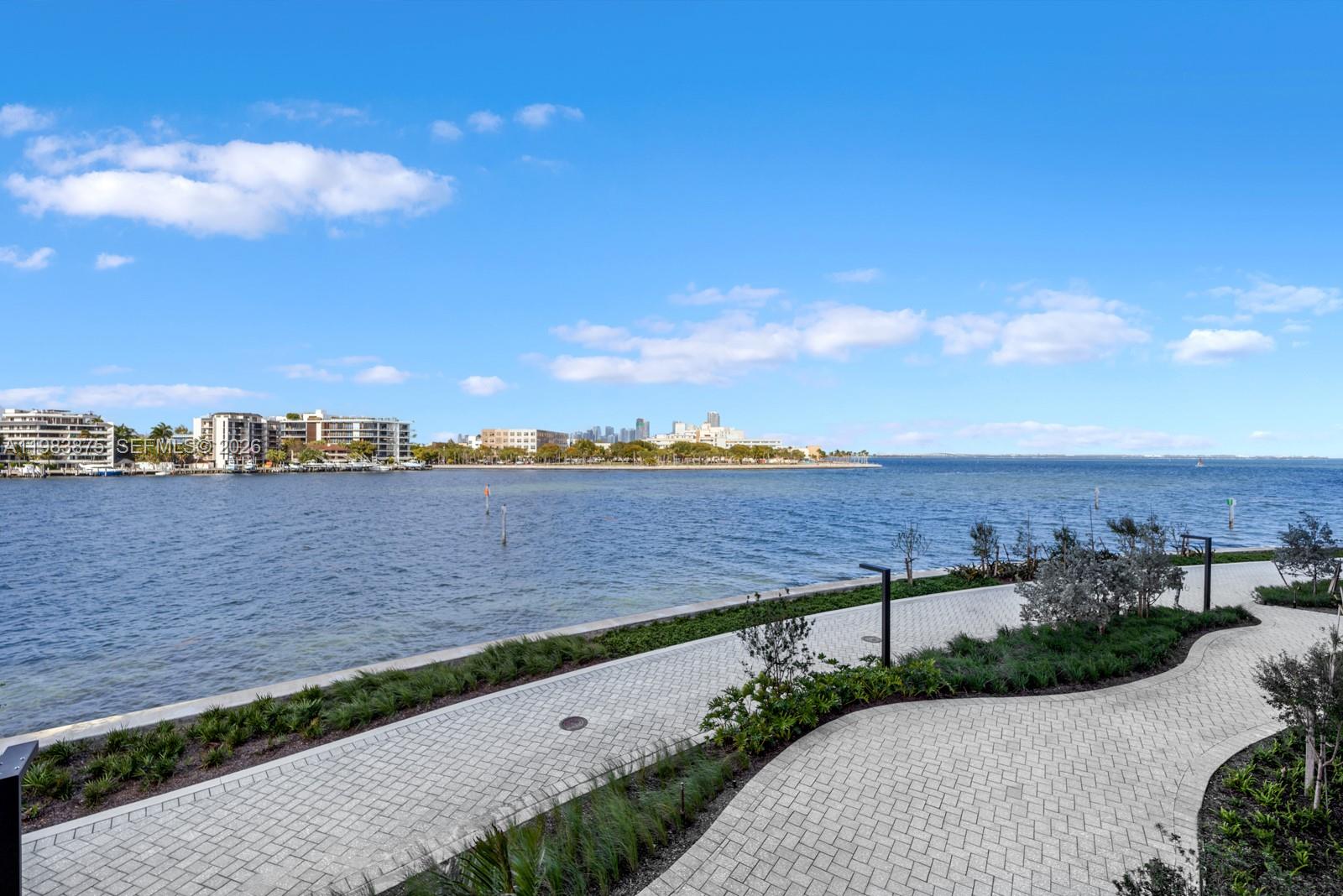 Vita Grove Isle - Residential