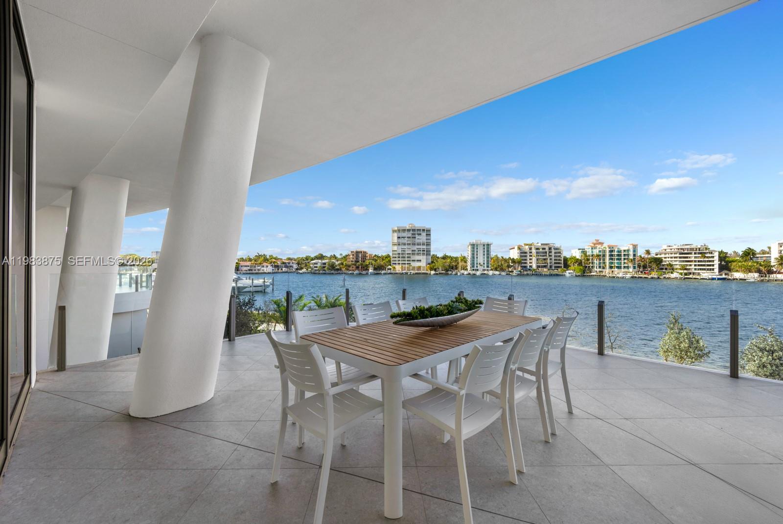 Vita Grove Isle - Residential