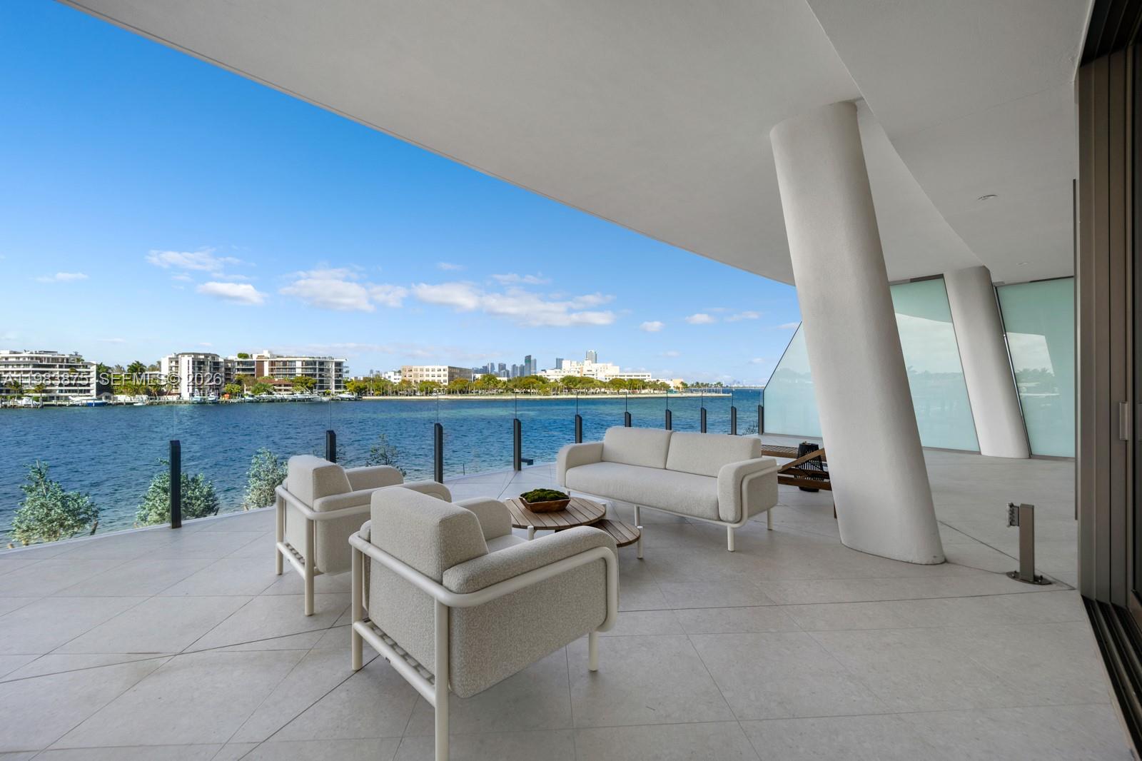 Vita Grove Isle - Residential