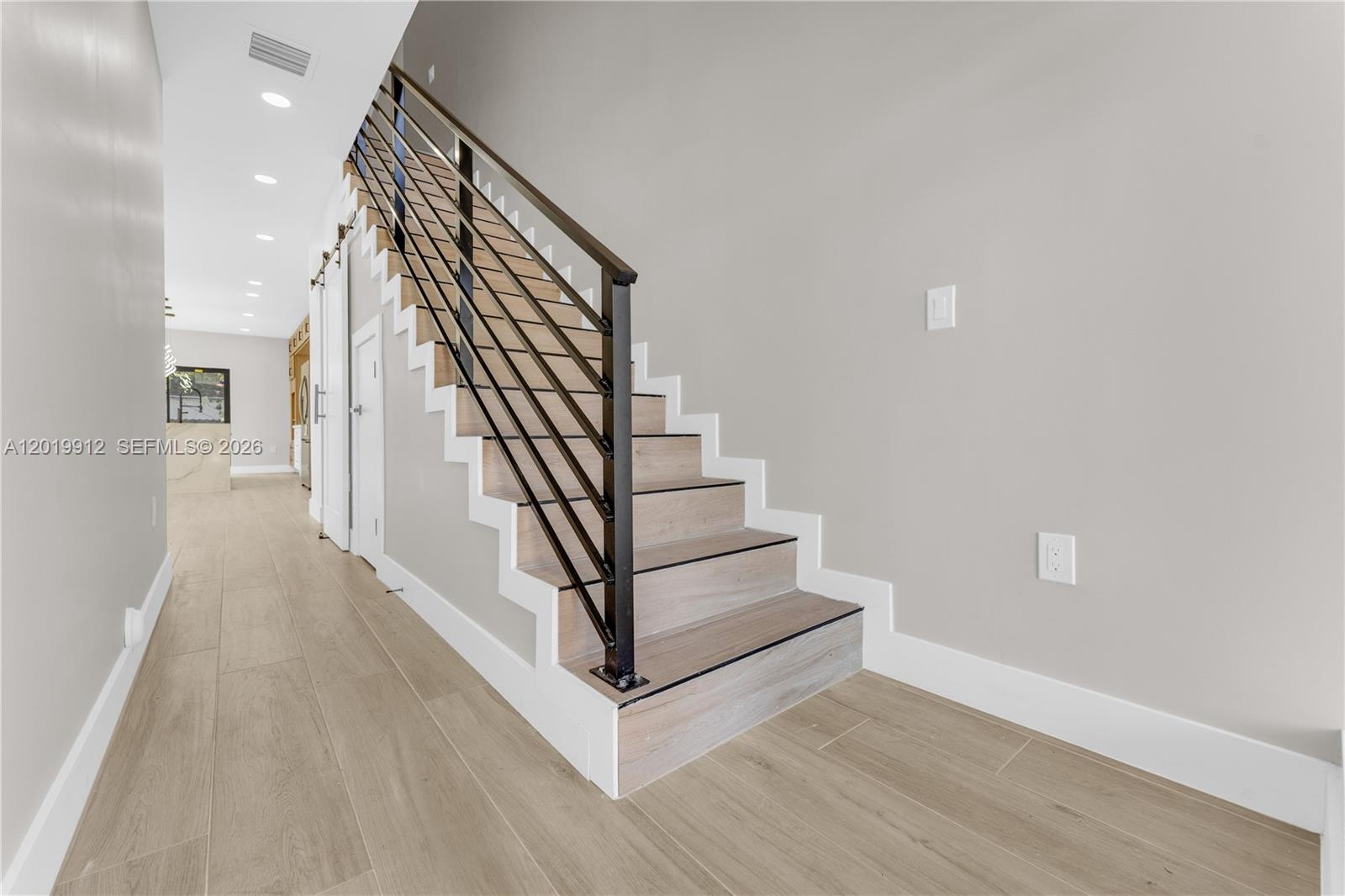 17TH AVE MANOR - Residential