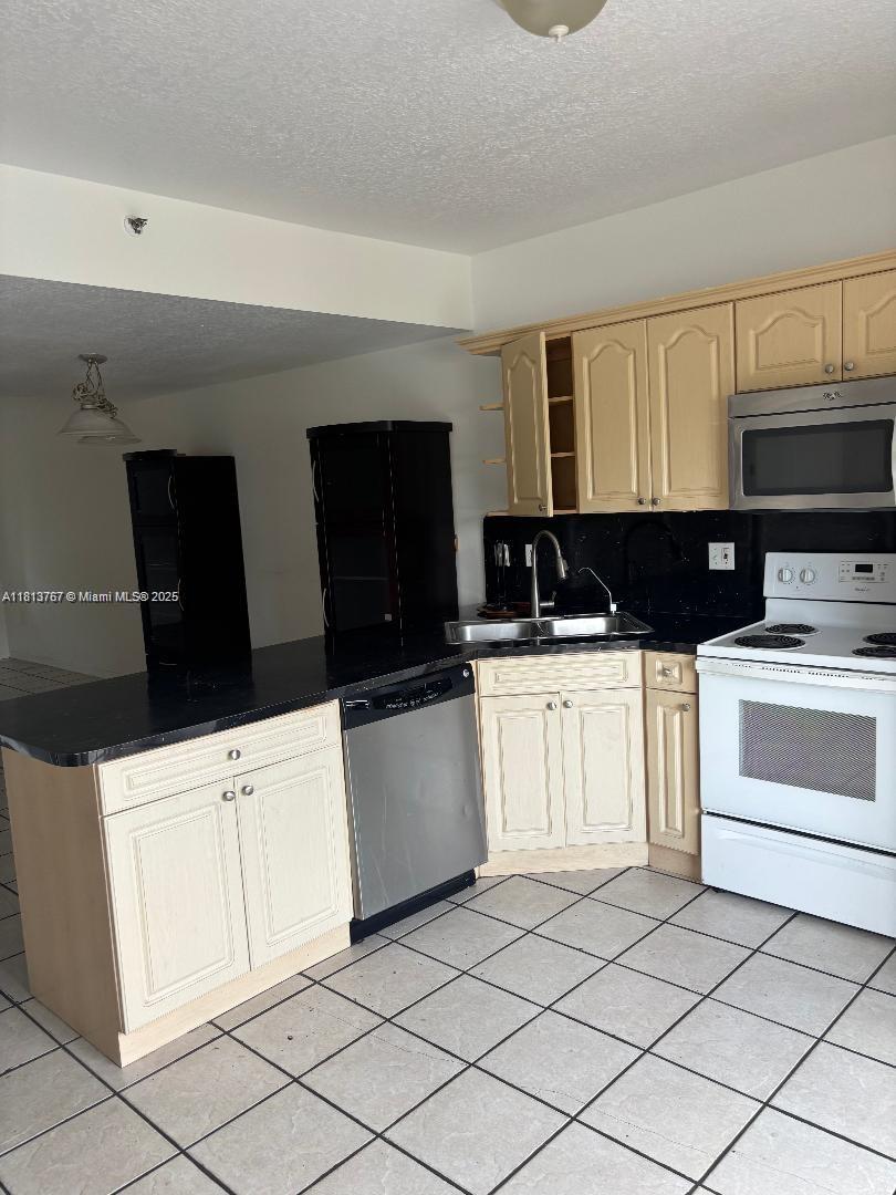 8340 NW 103rd 205D