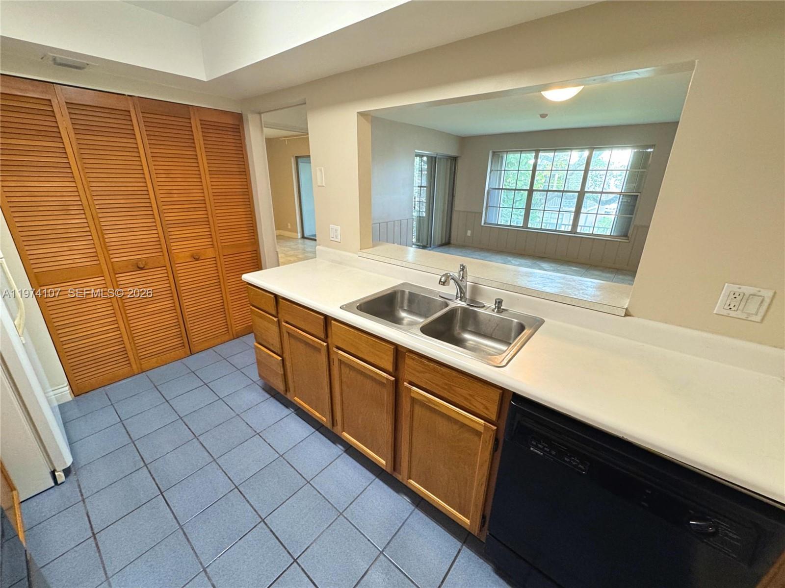 FRENCH QUARTER CONDOMINIU - Residential