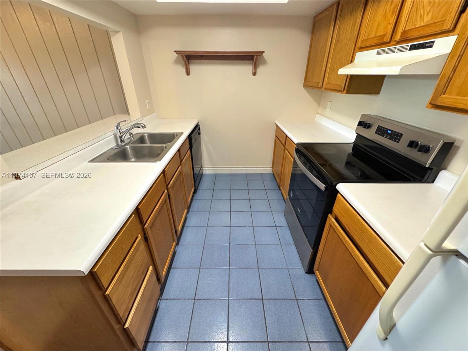 FRENCH QUARTER CONDOMINIU - Residential