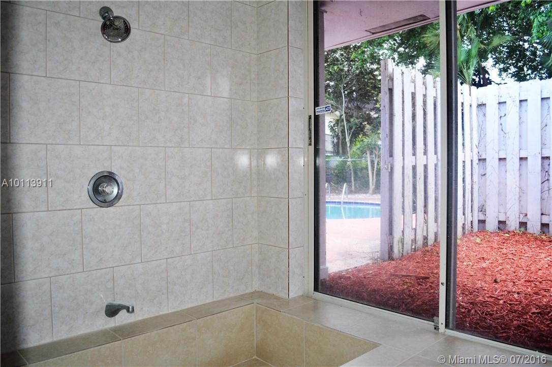 Woodlands Sec Five 67-43 - Residential