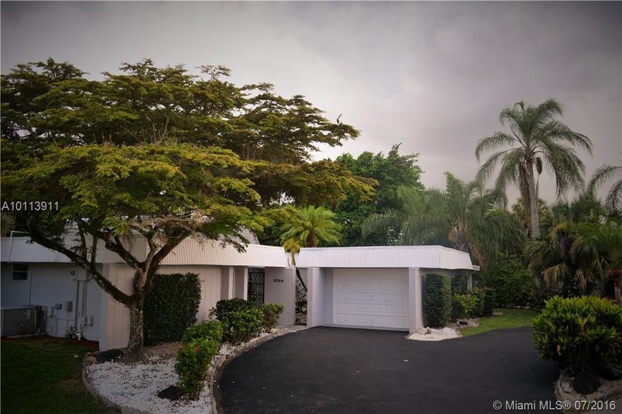 Remodeled And Gorgeous 3 Bedroom 3 Bathroom Pool Home In The Golf Community Of The Woodlands. Two Master Bedrooms, NEW ROOF, New Baths, New Kitchen, New Flooring, etc. Garage.