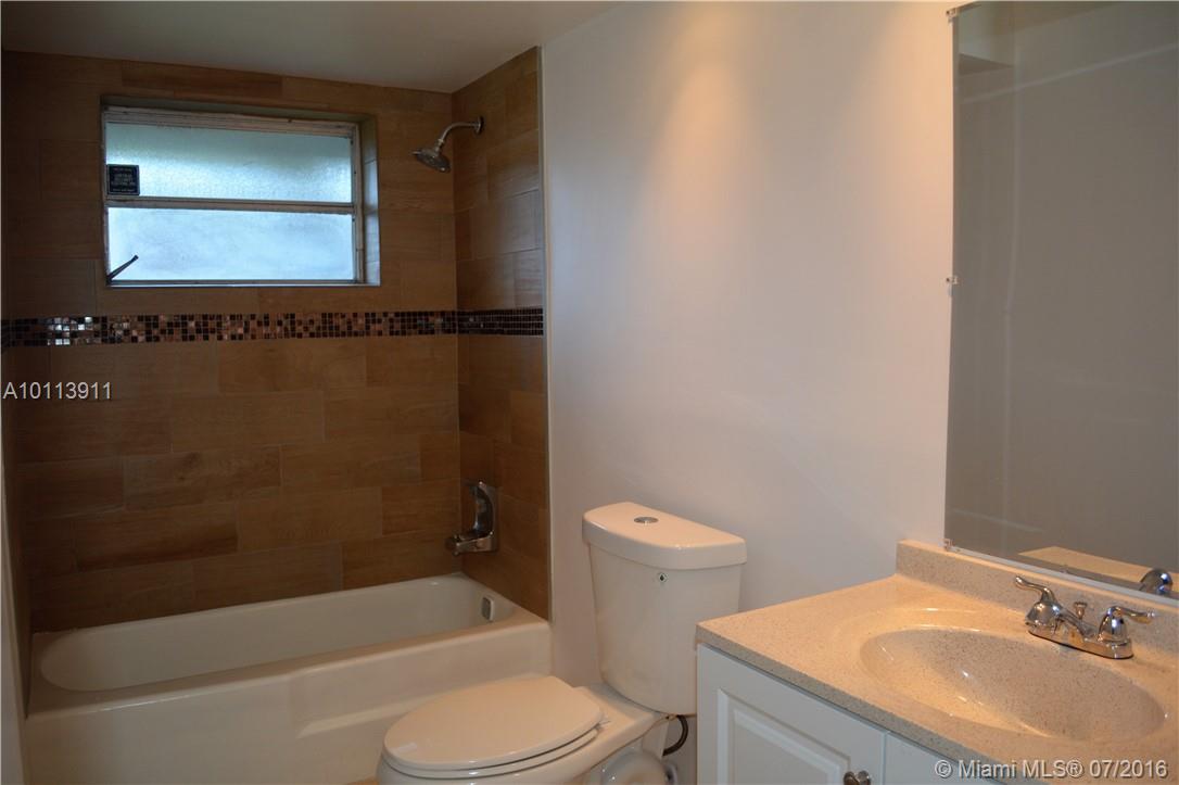 Woodlands Sec Five 67-43 - Residential