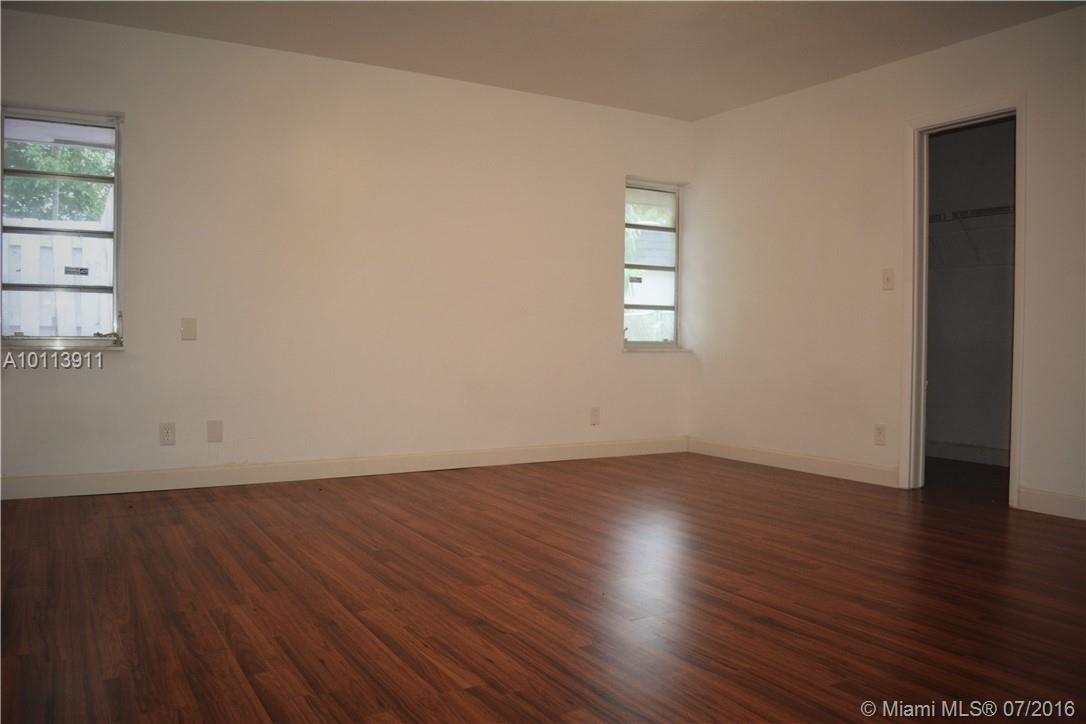 Woodlands Sec Five 67-43 - Residential