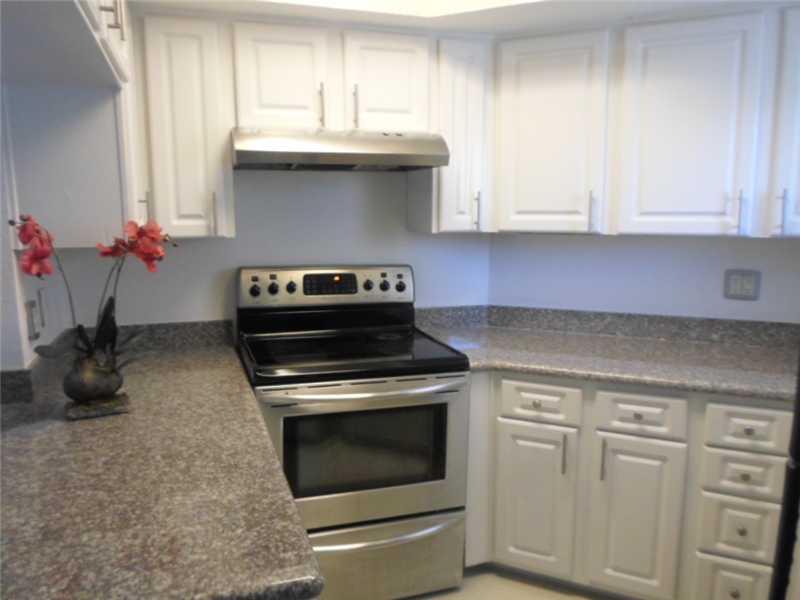 BEAUTIFUL APARTMENT ALL TILED WITH WOOD FLOOR IN THE BEDROOM, GRANITE COUNTERTOPS IN KITCHEN AND BATHROOM, APPLIANCES OF STAIN STEEL. EXCELLENT LOCATION!!!!! ONE BLOCK FROM PALMETO!!!! WASHER AND DRYER INSIDE THE UNIT. POOL, GYM, RACQUET BALL. FIST MONT H AND SECURITY DEPOSIT. EASY TO SHOW!!!!!!!
