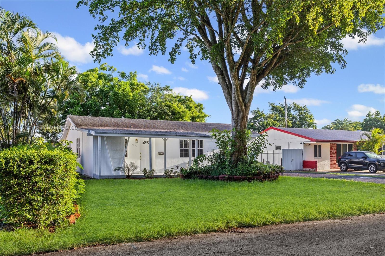 PEMBROKE PINES NO 2 - Residential