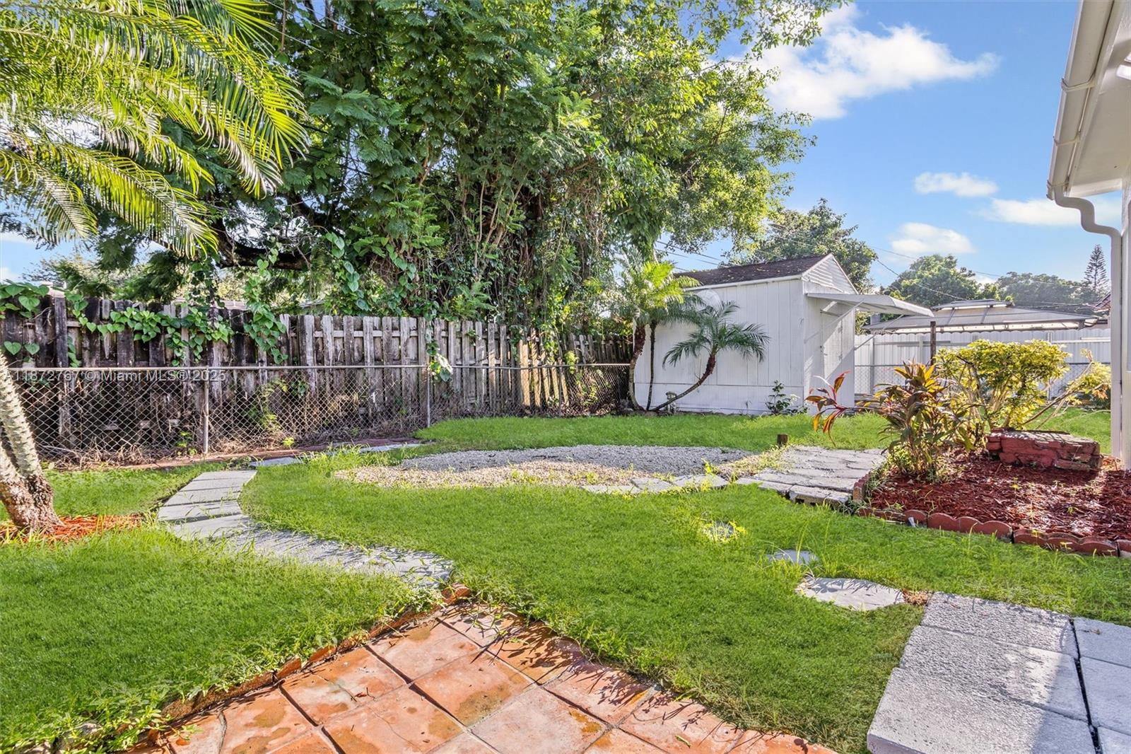 PEMBROKE PINES NO 2 - Residential