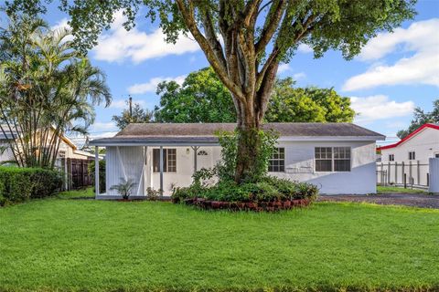 Photo of 6825 SW 12th St, Pembroke Pines, FL 33023 (MLS # A11872767)