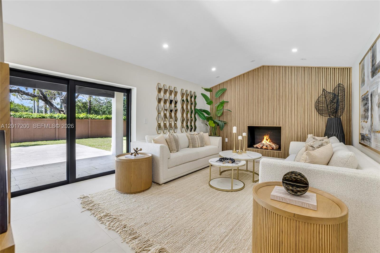 OAK HOMES - Residential