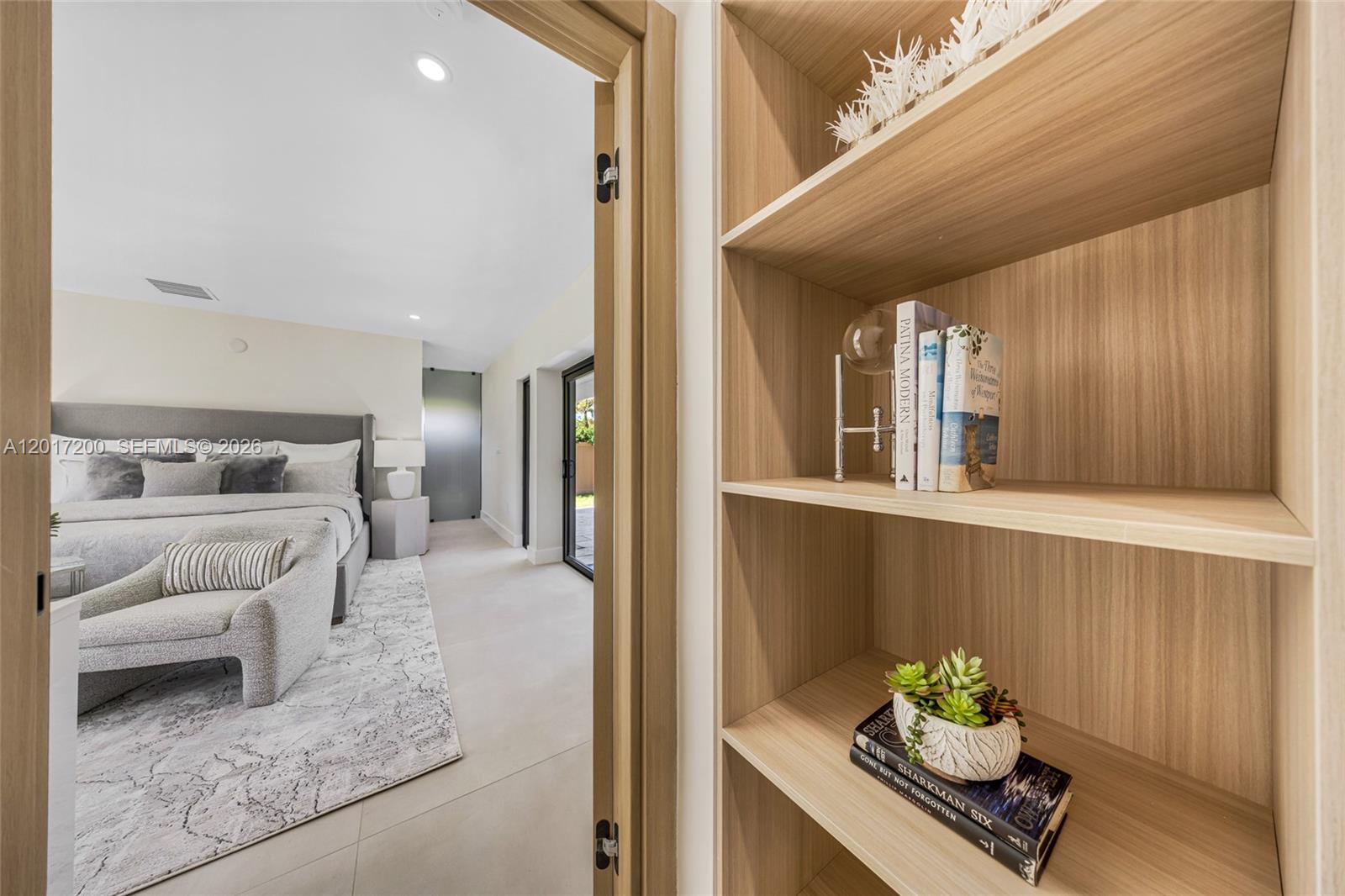 OAK HOMES - Residential
