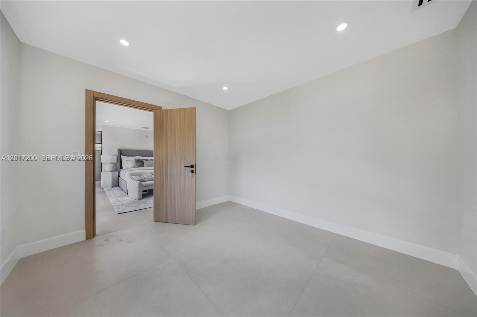 OAK HOMES - Residential