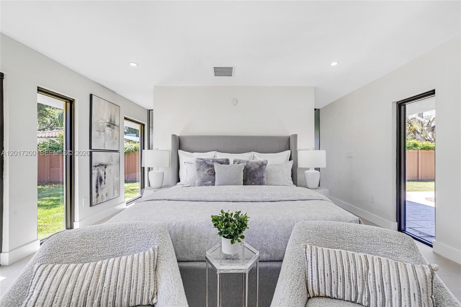 OAK HOMES - Residential