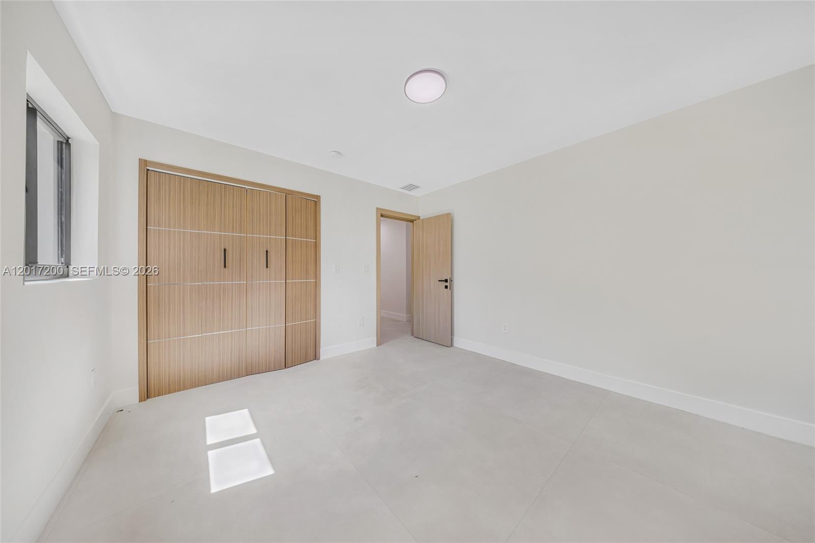 OAK HOMES - Residential