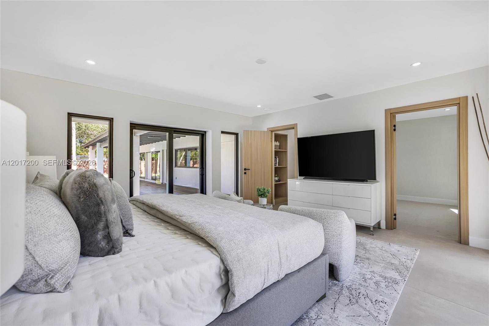 OAK HOMES - Residential