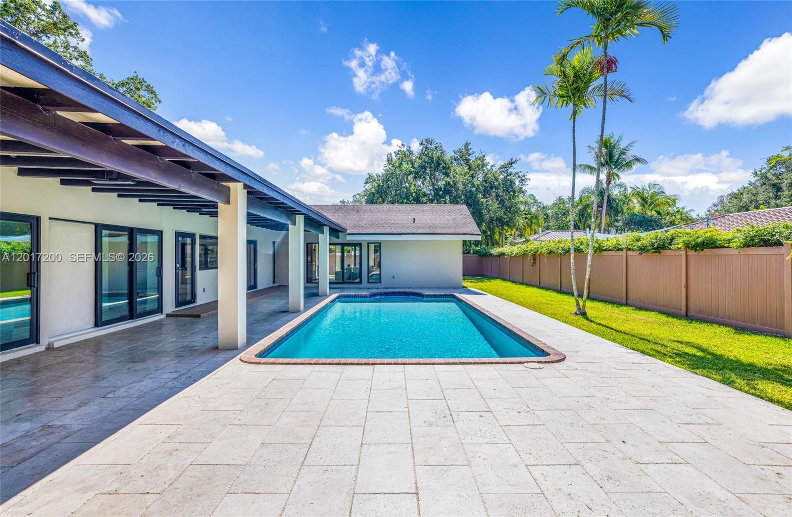 OAK HOMES - Residential