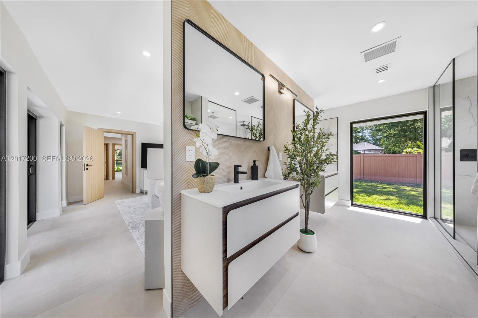 OAK HOMES - Residential
