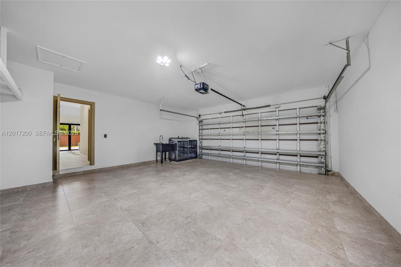 OAK HOMES - Residential
