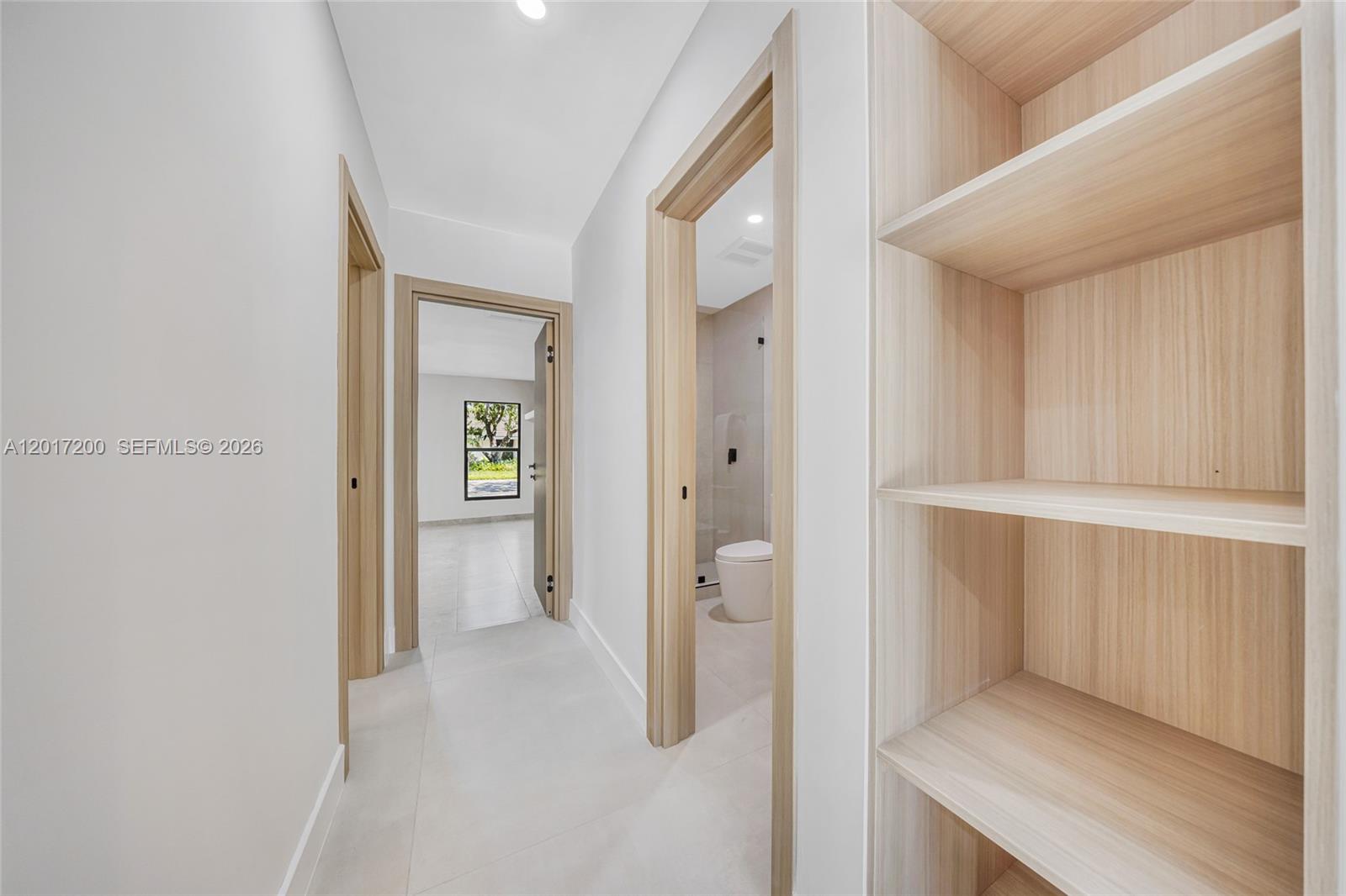 OAK HOMES - Residential